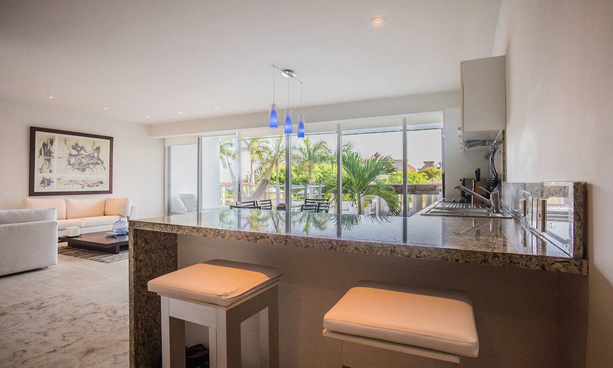 Downtown Apartment | OCEAN VIEW 2 BR CONDO STEPS FROM THE BEACH AND 5TH AV