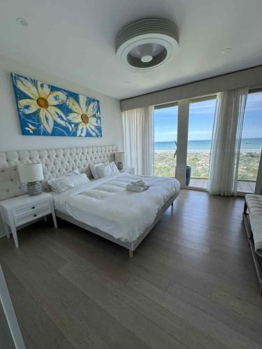 Tennyson House | Oceanfront Oasis