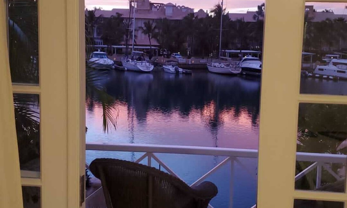 Douglas Villa | Octopus Villa-Caribbean art gallery disguised as a Villa!