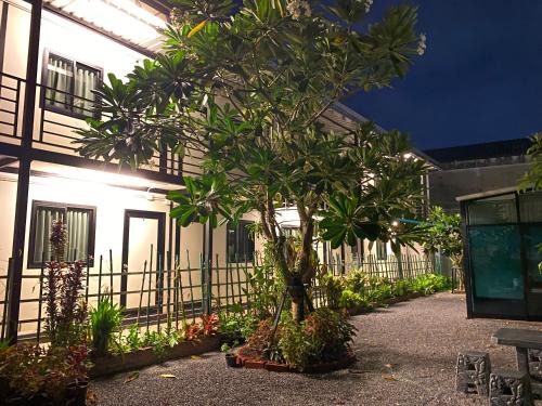 Nong Khaem Hotel | P29