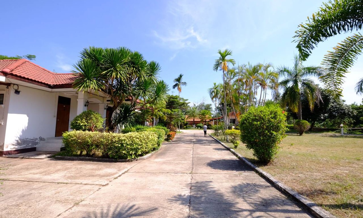 Phra Klang Thung Hotel | Paktraporn Resort