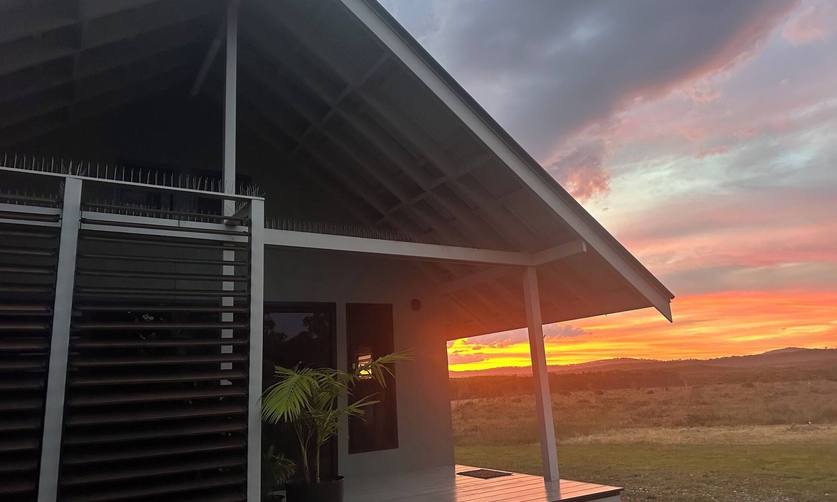 Brooms Head Cabin | Pandanus -Luxury accommodation for 2 overlooking national park and 1km to Ocean