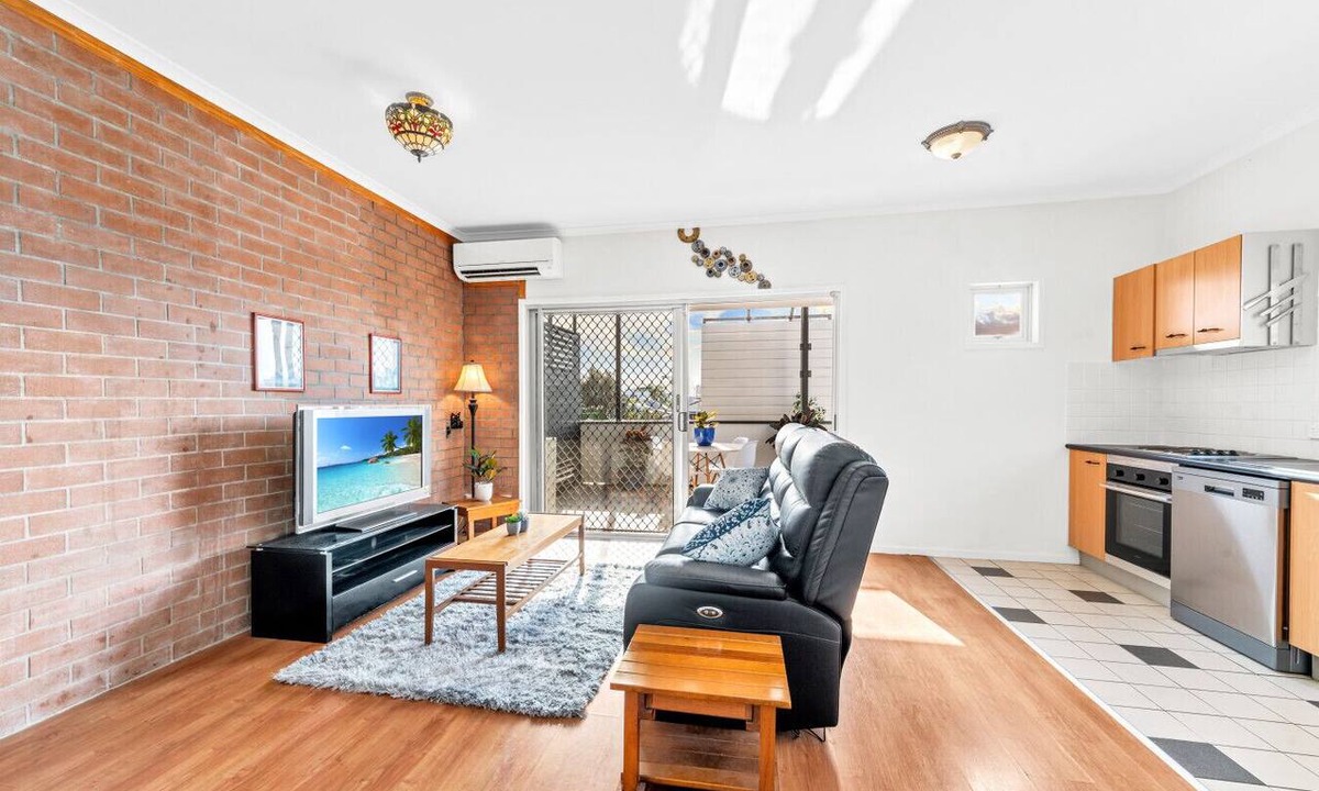 West End Apartment | Park & Explore Brisbane from a Prime Location