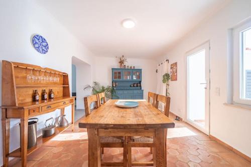 Budens House | Peaceful, spacious & stylish, a real home!