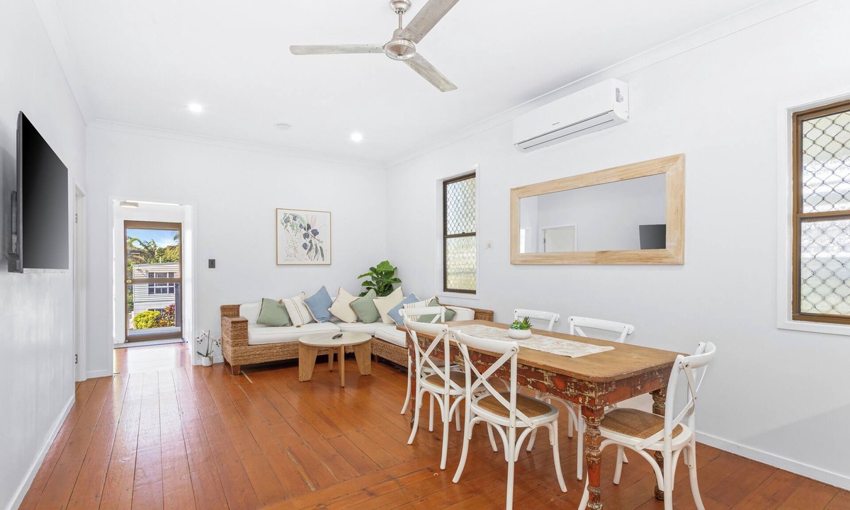Cooee Bay House | Perfect Cooee Bay Beach Getaway!
