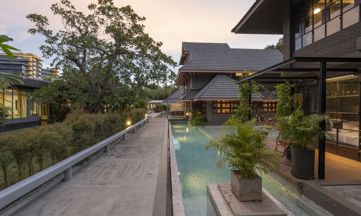 Laem Phak Bia Hotel | Phrip Phri Luxury Pool Villas