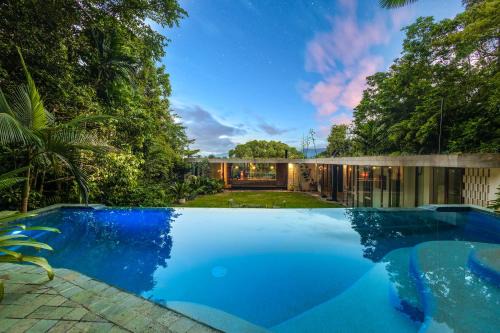 Cairns Villa | Planchonella House - Eco Stay de Luxe