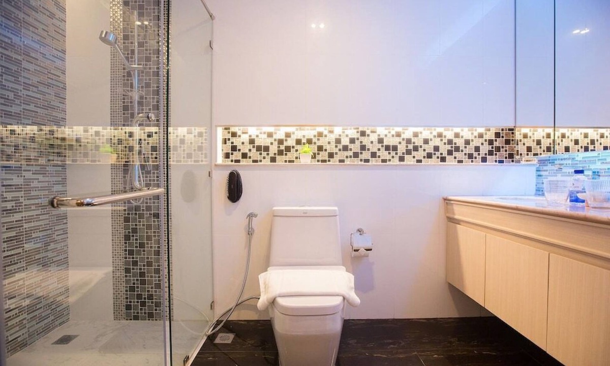 Chiang Mai Condo | Pool Suite Condo, Chaing Mai- Jacuzzi Suite