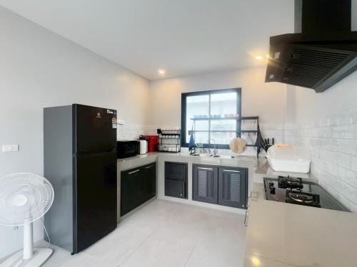 Samut Sakhon Villa | Pool villa Cream Darin