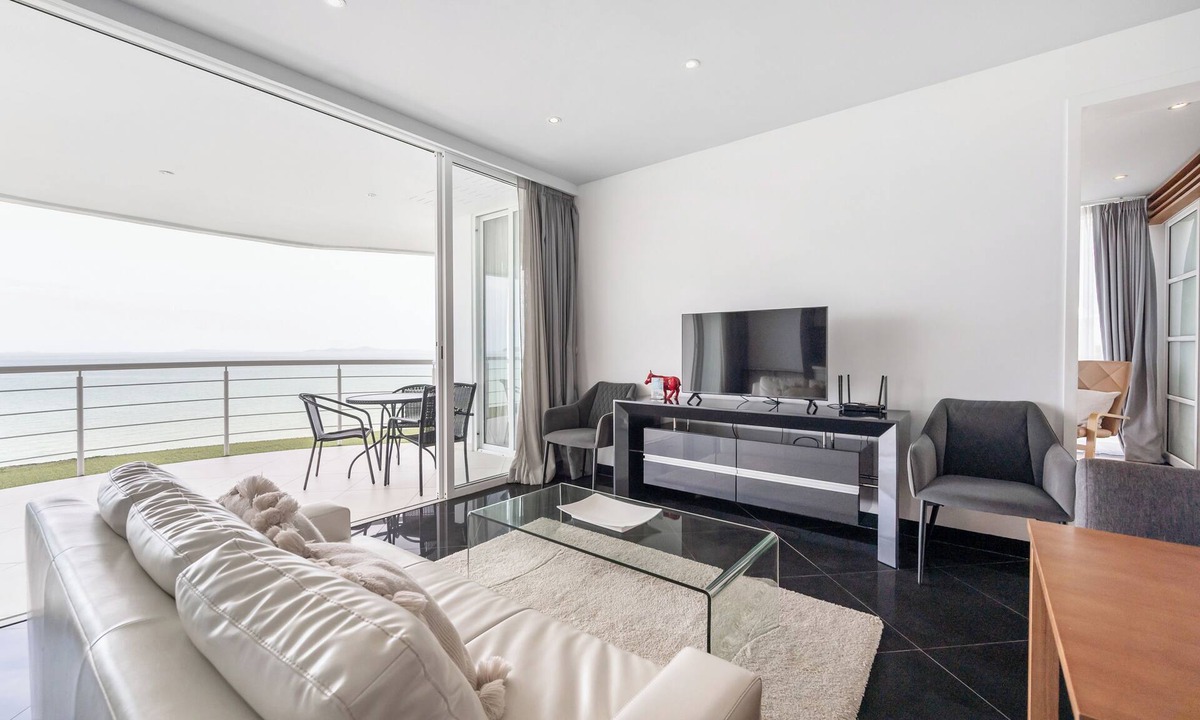 Na Chom Thian Apartment | Private Beach - Sunset Sea View 2 Bedroom