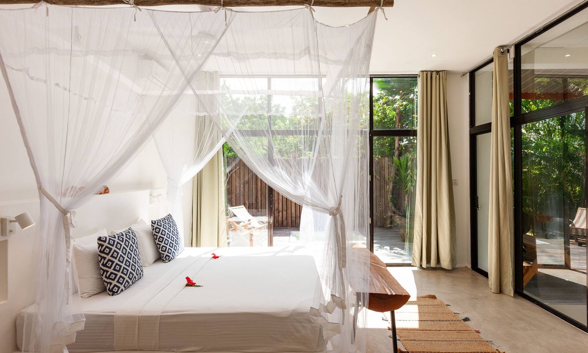 Grand'Anse Praslin Apartment | Private Mini Pool + Free Wifi + Outdoor Shower at la Pointe Beach Huts