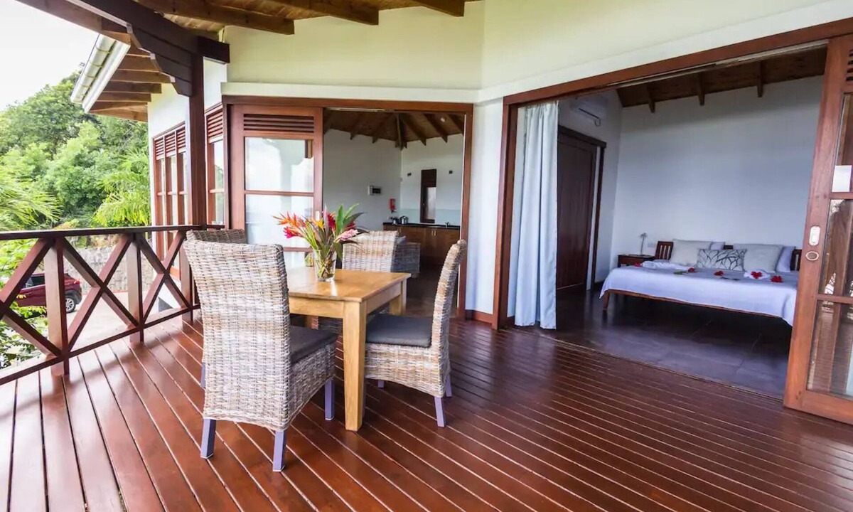 Port Glaud Villa | Private Ocean View Villa 7.