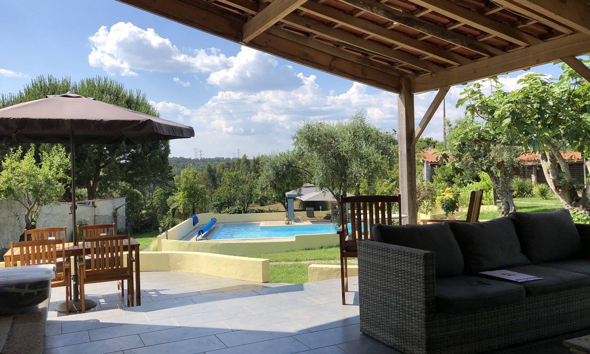 Pinheiro de Coja House | Private resort in natural setting - with bar, pool and large garden