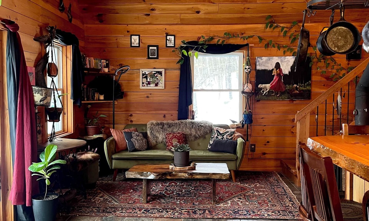 Waterville Cottage | Private Rustic Cabin Near Smuggs Cozy, Quiet, Pet Friendly