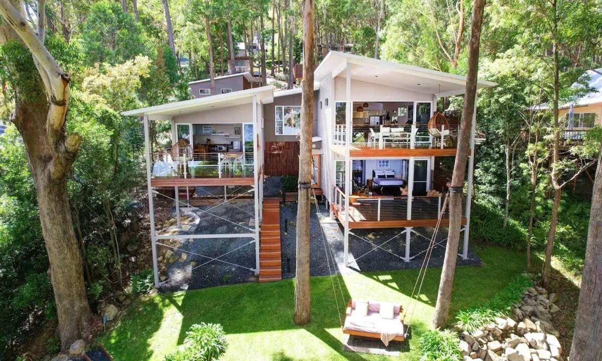 Smiths Lake House | Private waterfront retreat with Kayaks, Boat Bay & Stunning Views