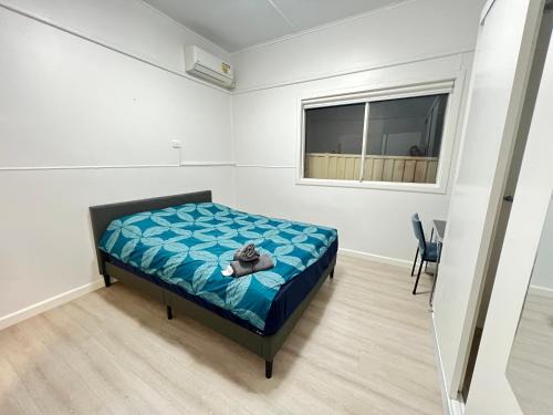 Lidcombe House | Queen Room with Air Conditioning, Train Station - LD4