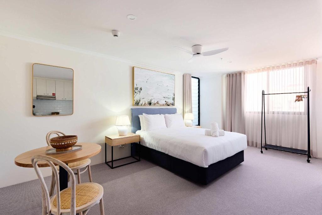 Manly Apartment | Queen Studios at Manly - 3min walk to Corso & Manly Beach