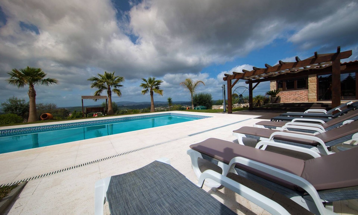 Ansiao House | Quinta dos Silvas - Holiday home with heated pool and orchard