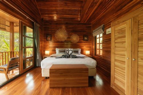 Mae Nam Bed & Breakfast | Samui Blue Bird