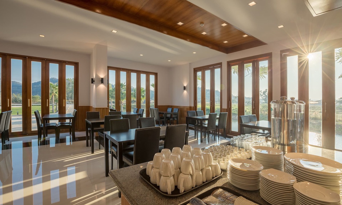 Thoeng Hotel | Sann View Hotel