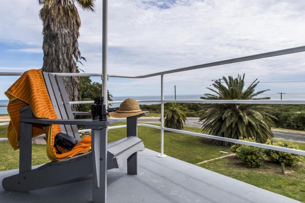 Guilderton House | Seascape - Outstanding Views Pet Friendly Free WIFI Netflix