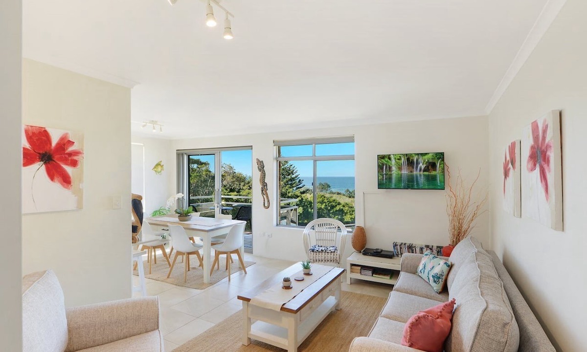 Avoca Beach Apartment | Seaview 12 - Pete & Kaz's
