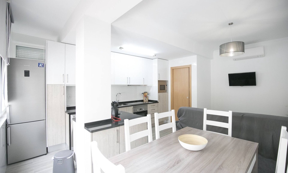 Santa Engracia Apartment | Sharpest Apartment, Wifi, Balcony, AC