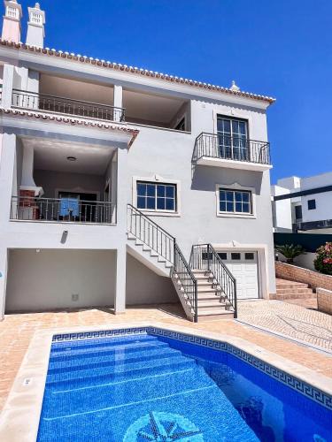 Correeira Villa | Silver Globe