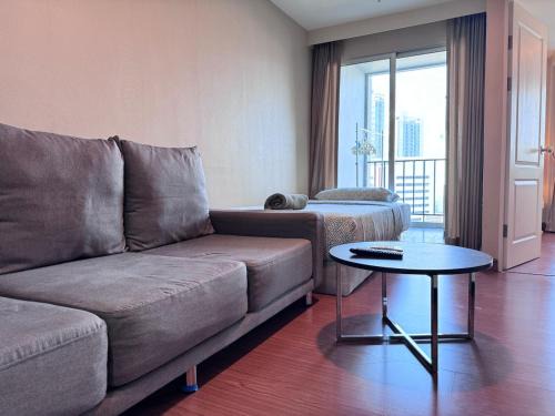 Rama 9 Apartment | Sky Apartment - Pool - BTS - Gym - Sauna