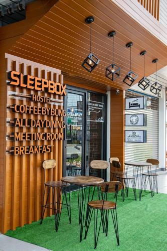 Ban Pa Yang Hotel | Sleepbox Hostel Suratthani