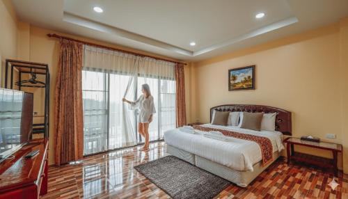 Ban Lo Ti Pa Resort | So View Phuket Resort