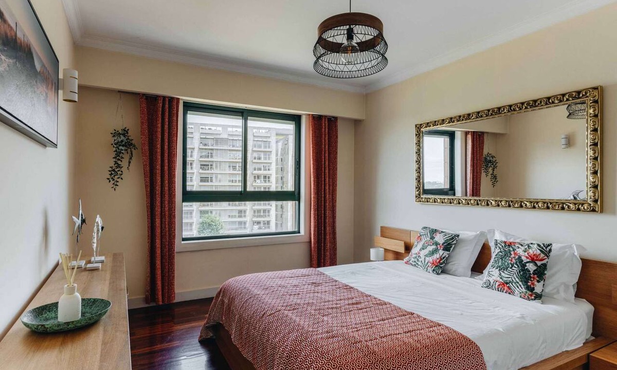 Sao Pedro da Afurada Apartment | Spacious 1BR with Parking in Quiet Area