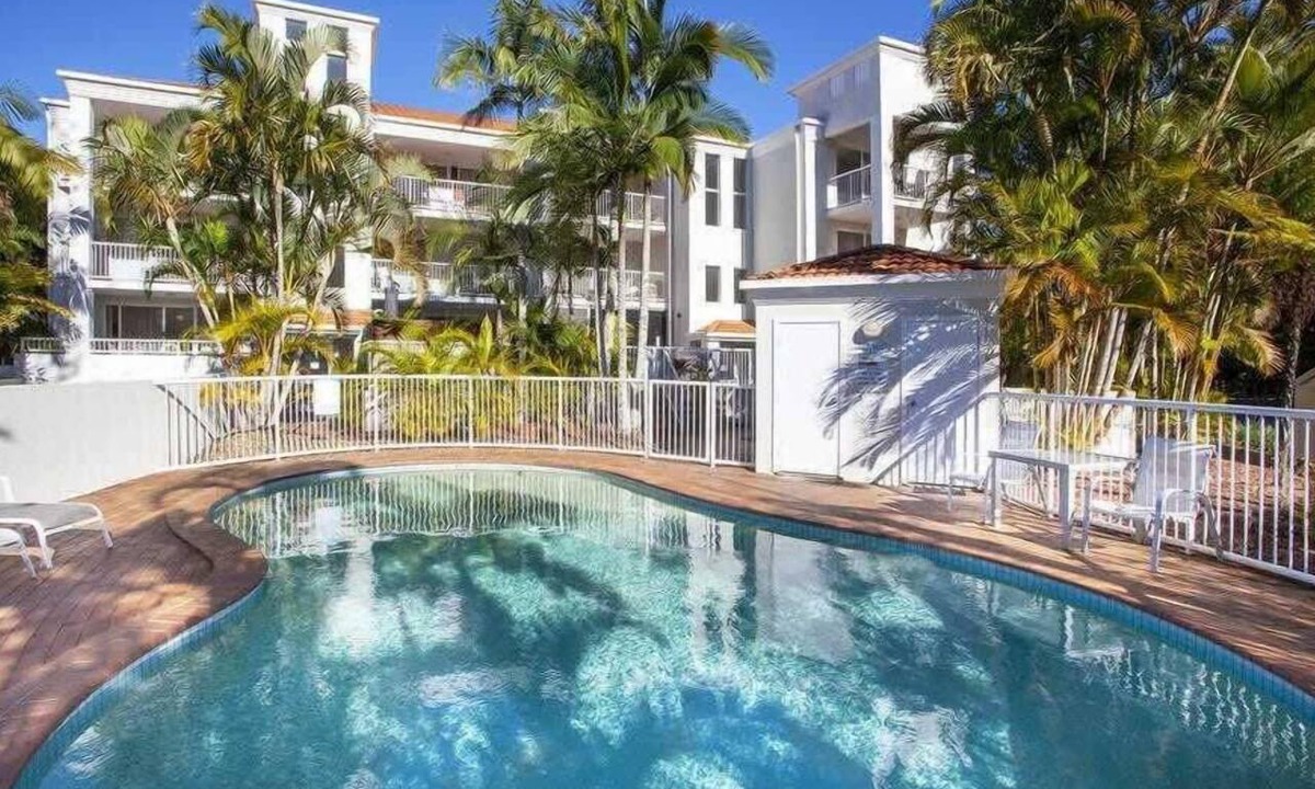 Burleigh Heads Apartment | Spacious Ground Floor Retreat by Burleigh Beach