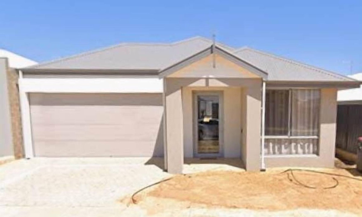 Hilbert House | Spacious Hilbert Home with large bedrooms, modern kitchen, reverse cycle air conditioning in every room