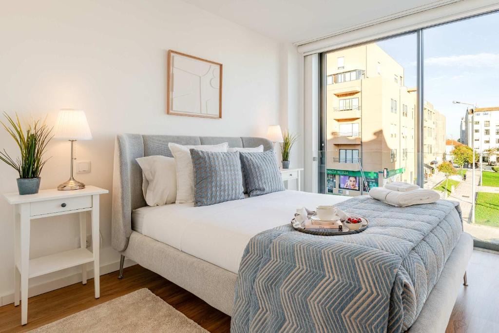 Leca da Palmeira Apartment | Spacious Light-Filled Flat with Garage by HostWise