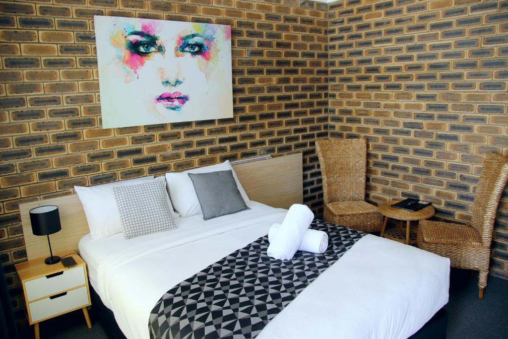 Casino Hotel | Squatters Homestead Motel