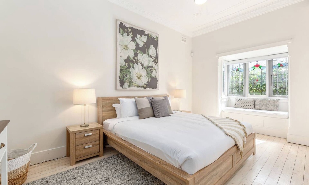 Randwick House | St Moritz Timeless Federation Retreat near Coogee