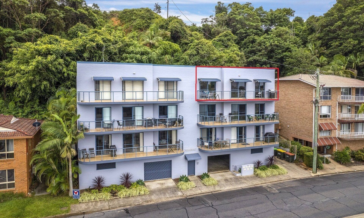 Nambucca Heads House | Stay by the water on Wellington Drive, surrounded by serenity and scenery!