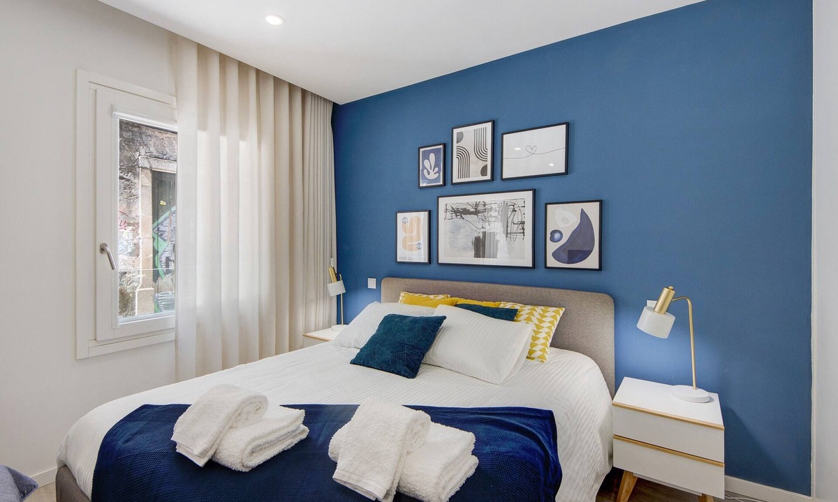 Gloria Apartment | Studio Apartment 'Aveiro City Blue' with Shared Patio and Wi-Fi