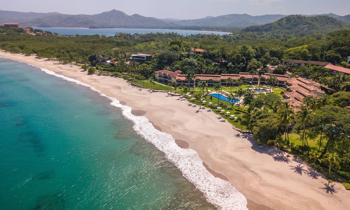 Playa Flamingo House | Stunning Beachfront at The Palms 29—Beachside Couples Massage Included!