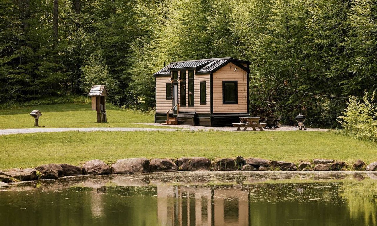 Chester Cabin | Stunning Cedar Tiny House with Sauna Access for a Romantic Getaway in Chester, Vermont
