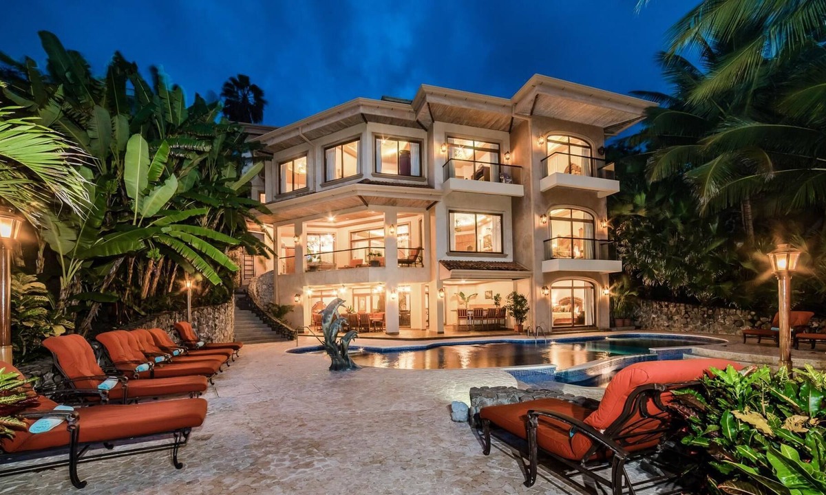 Tango Mar House | Stunning Oceanfront Villa on a Secluded Beach in Costa Rica