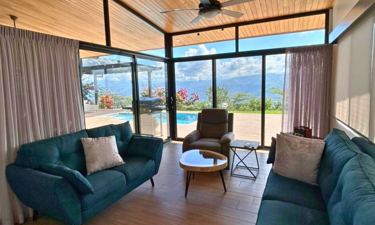 Hacienda Vieja House | Stunning Private Retreat with Pool & Office — Perfect for Relaxation