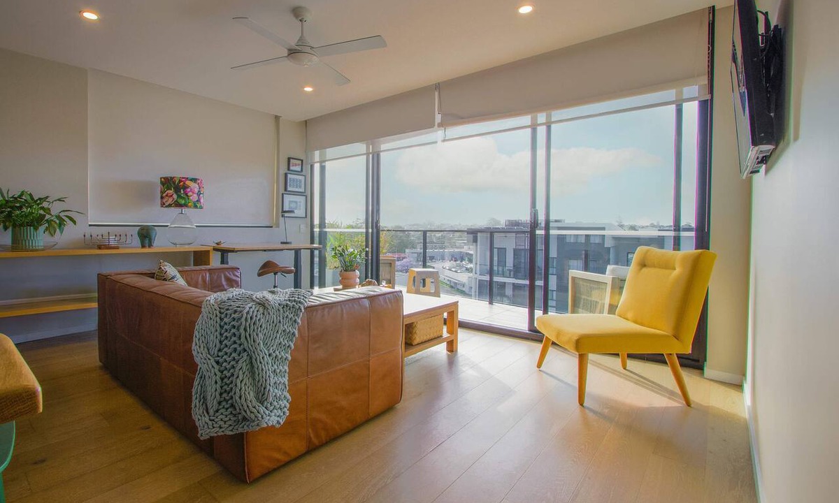 Nundah Apartment | Stylish 2BDR Nundah Stay with Golden Sunsets