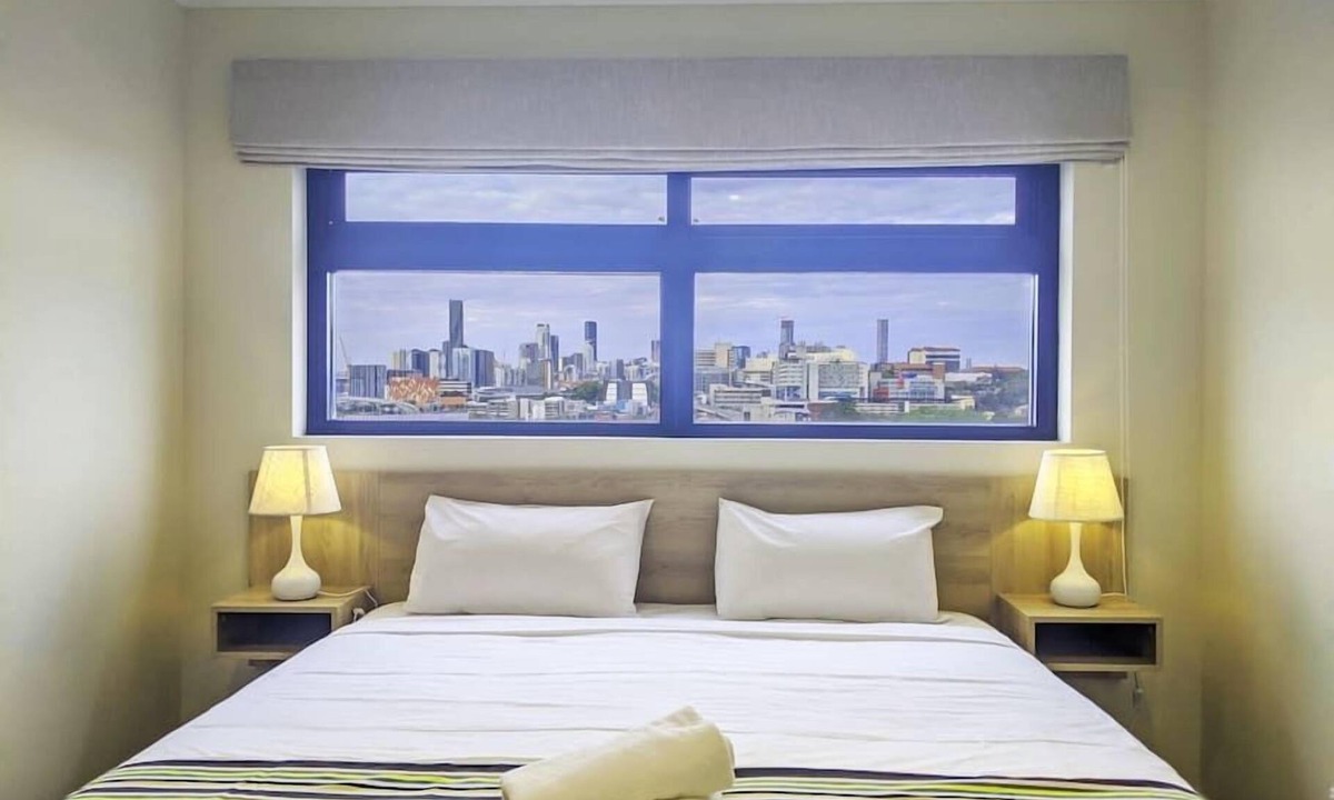 Windsor Apartment | Stylish & spacious 1 BRM king bed apartment with City view