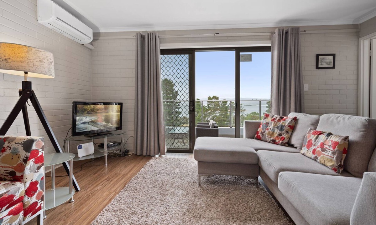 Jindabyne Apartment | Summit 9 - Stylish 3BR Apartment l Amazing Lake Views l WiFi l BBQ l Air-Con