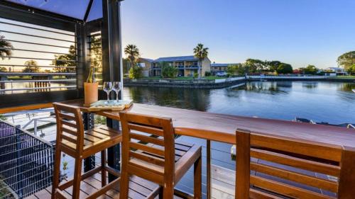Bongaree House | Sundown On The Water's Edge