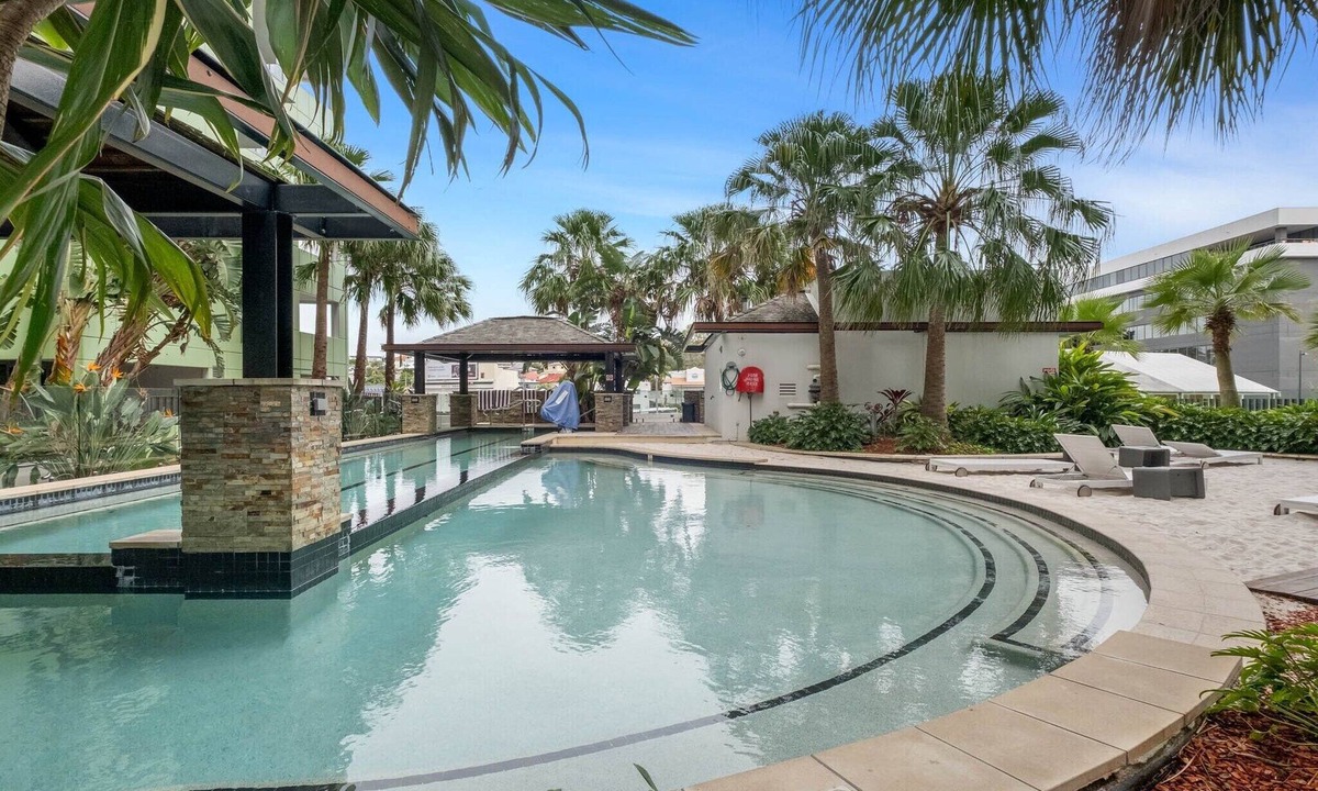 Fortitude Valley Apartment | Sunny 2-Bed in Valley with Premium Amenities