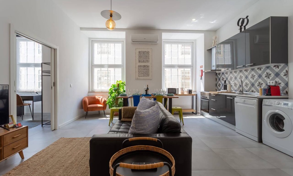 Chiado Apartment | Super Central Walk Anywhere w/AC, Lift, 3BDR, 2BA