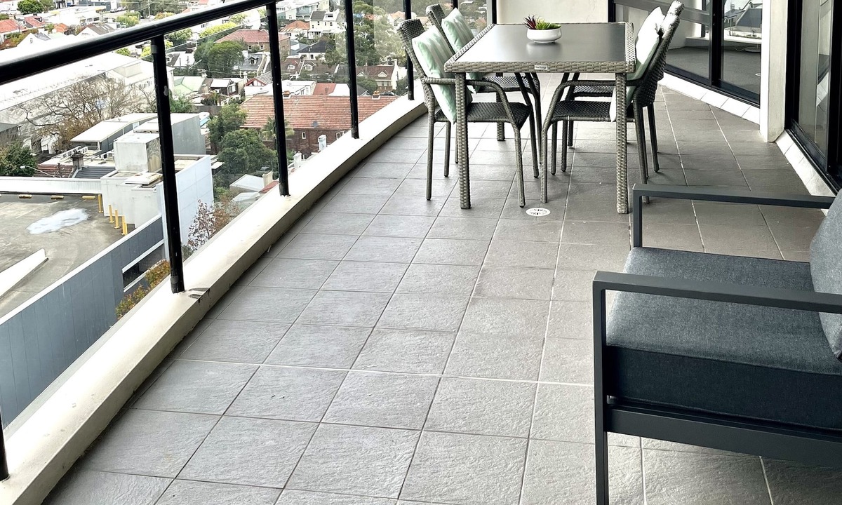 Bondi Junction Apartment | Super convenient modern 2 bed 2 bath parking